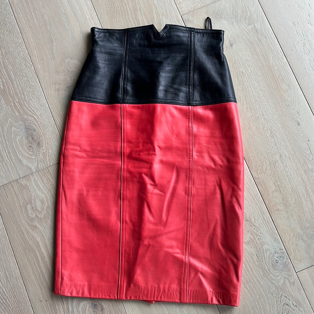 Escada -red / black leather pencil skirt, size 36